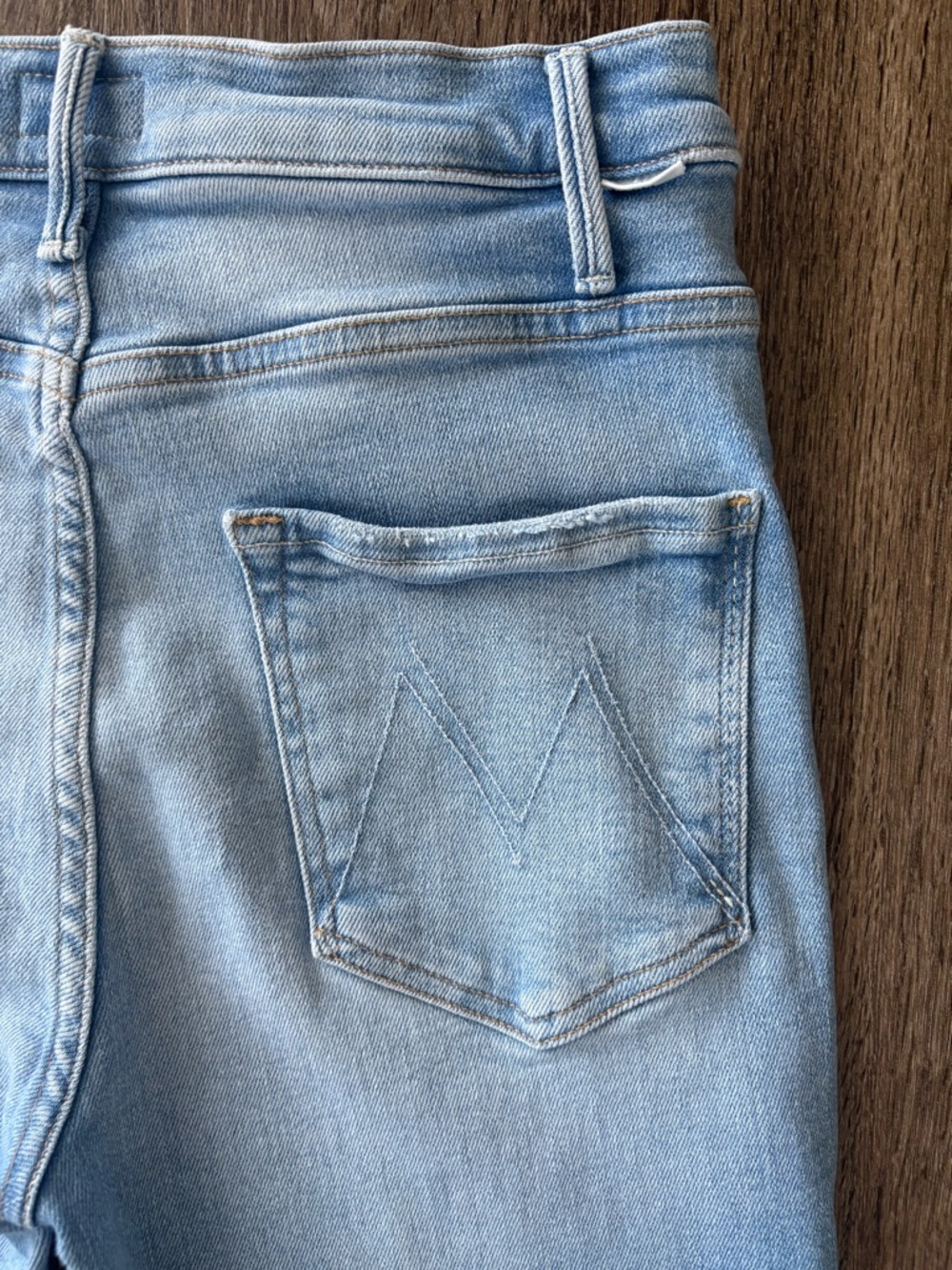 MOTHER Light Blue Frayed Ankle Crop Jeans in size 30 - Picture 15 of 16
